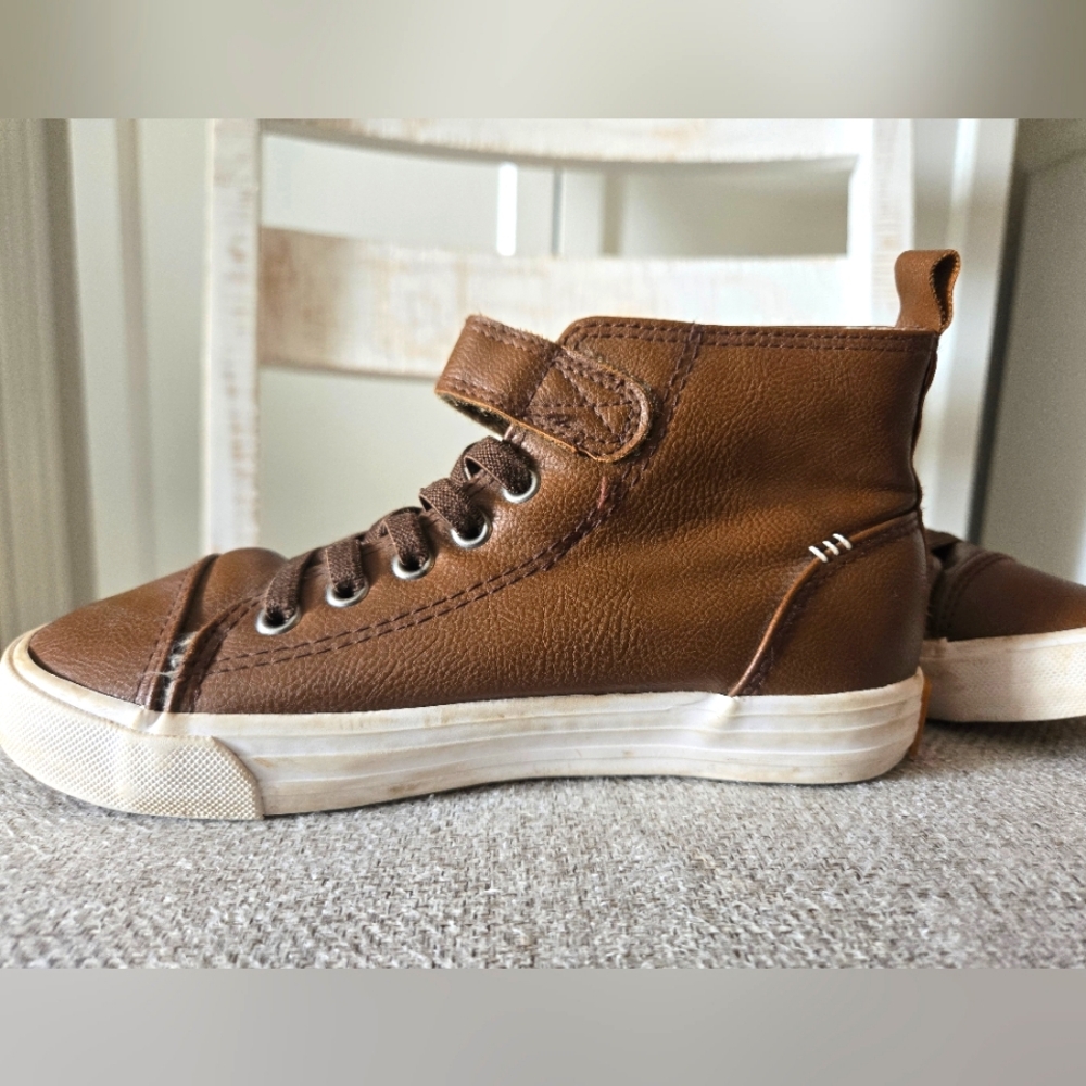Boys Kids Size 13 brown tan shoes warm boots velcro laces